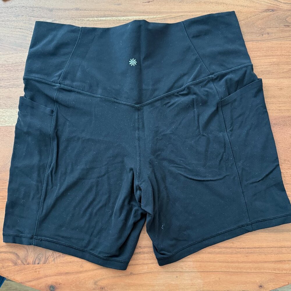 Black Athleta Salutation 7" Bike Shorts - Size 2X - Picture 3 of 3
